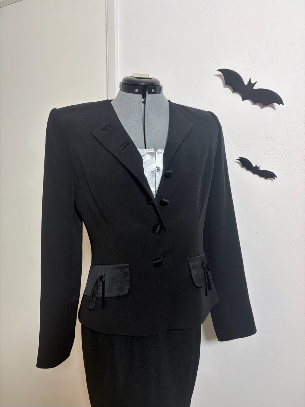 Vintage David Hayes Black 100% Silk Bow Pocket Blazer Size 6